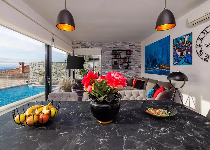 Holiday home Hojka 2 *