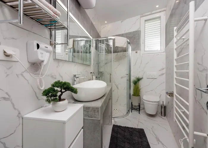 Holiday home Hojka 2 *